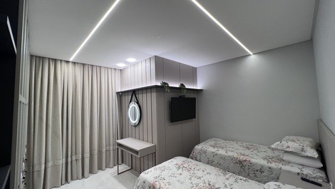 APARTAMENTO BEIRA MAR 3 SUÍTES