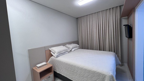 APARTAMENTO BEIRA MAR 3 SUÍTES