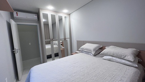 APARTAMENTO BEIRA MAR 3 SUÍTES