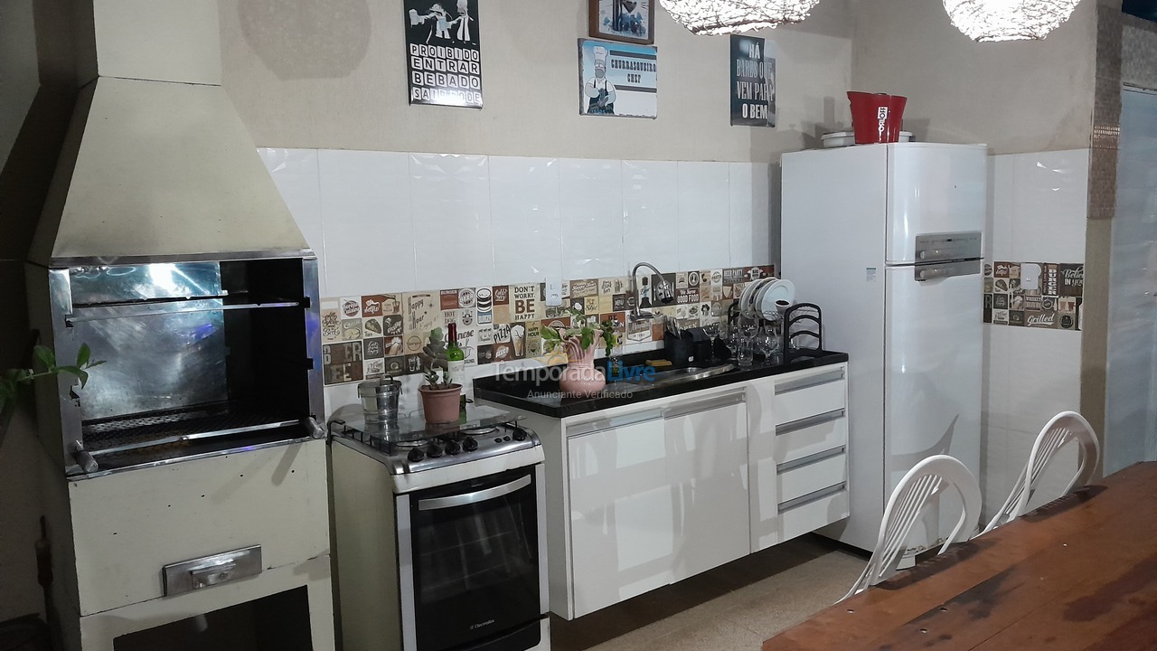 Casa para aluguel de temporada em Camaçari (Praia de Guarajuba)