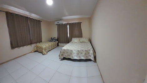 Quarto 2 piso superior