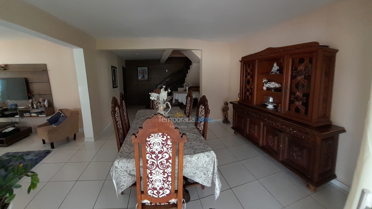 Casa para aluguel de temporada em Camaçari (Praia de Guarajuba)