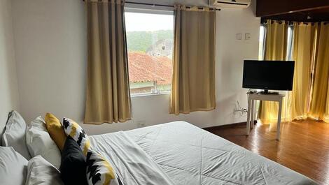 Large Duplex inside Posada, Servicios y Jardines