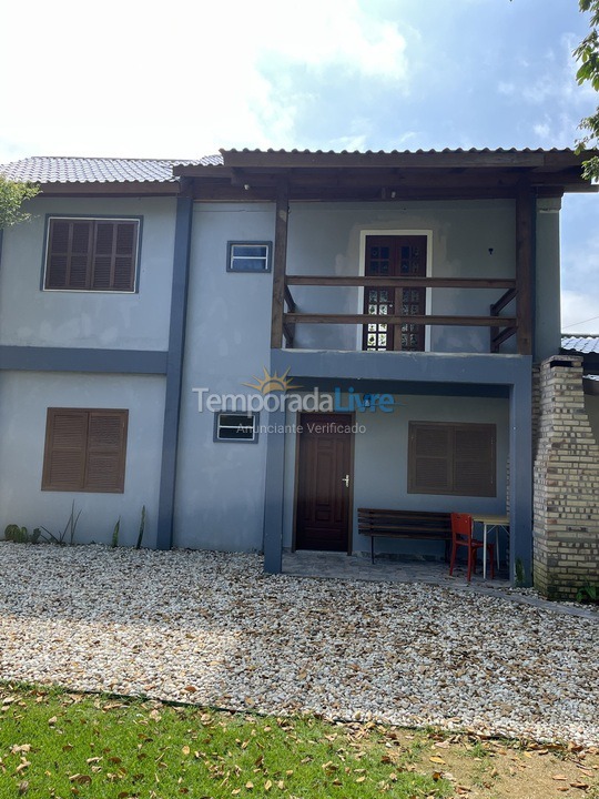Casa para aluguel de temporada em Garopaba (Praia da Ferrugem)