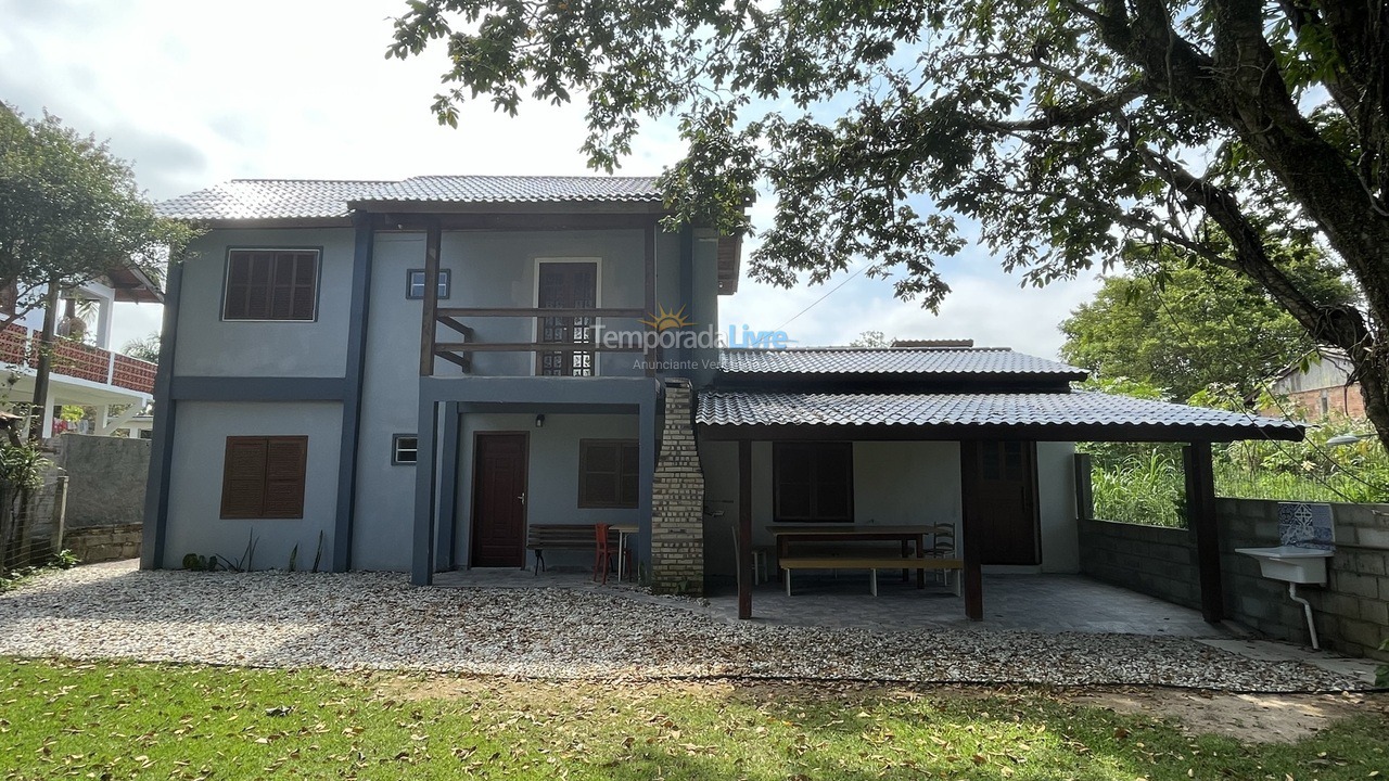 Casa para aluguel de temporada em Garopaba (Praia da Ferrugem)