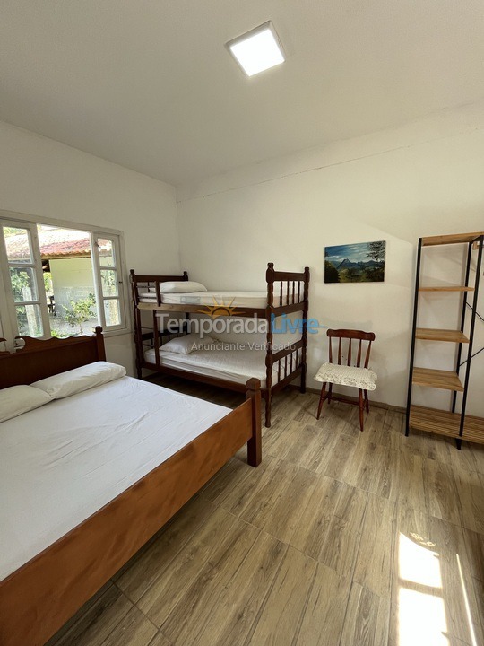 Casa para aluguel de temporada em Garopaba (Praia da Ferrugem)