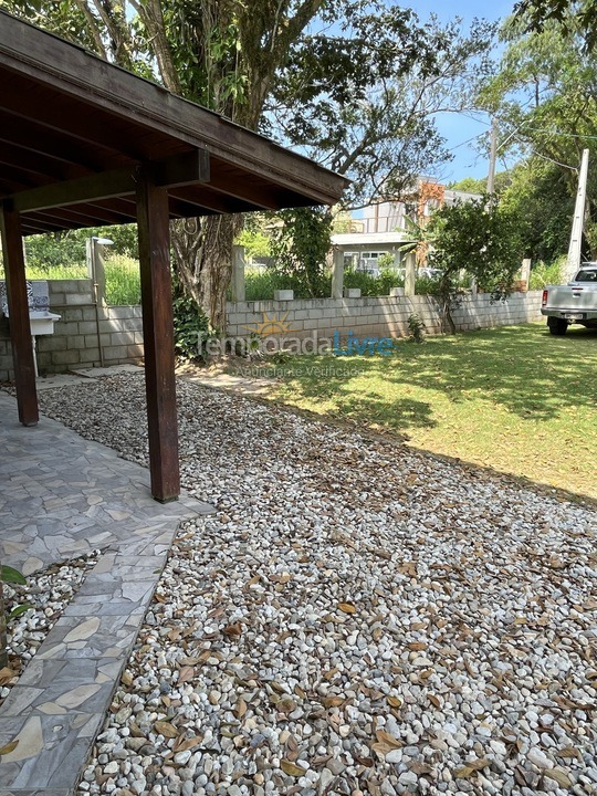 Casa para aluguel de temporada em Garopaba (Praia da Ferrugem)
