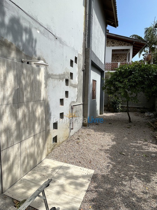 Casa para aluguel de temporada em Garopaba (Praia da Ferrugem)