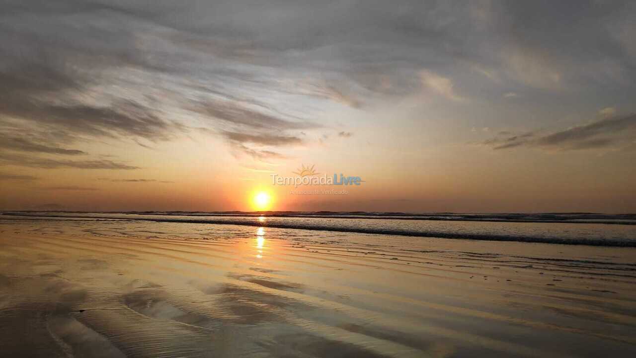 Apartment for vacation rental in Praia Grande (Praia do Caiçara)