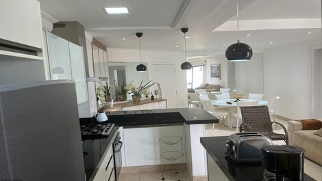 Riviera apartment in the ocean park building