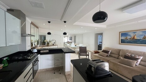 Riviera apartment in the ocean park building