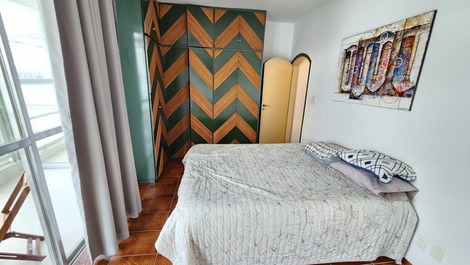 Apt facing the sea 3 bedrooms, 1 parking space, high floor, excellent sea view!