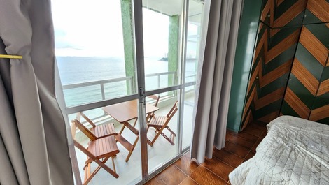 Apt facing the sea 3 bedrooms, 1 parking space, high floor, excellent sea view!