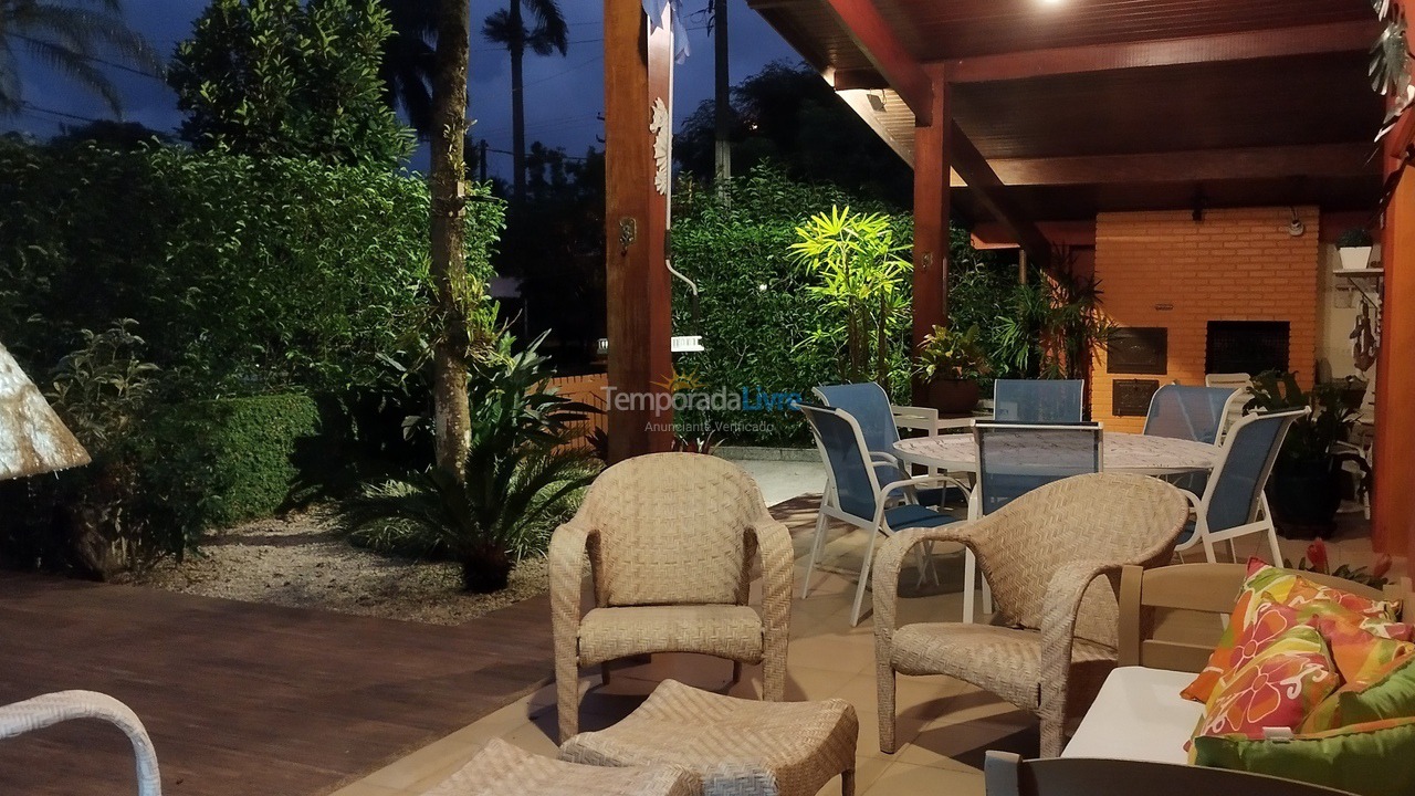 Casa para alquiler de vacaciones em Ubatuba (Praia do Lázaro)