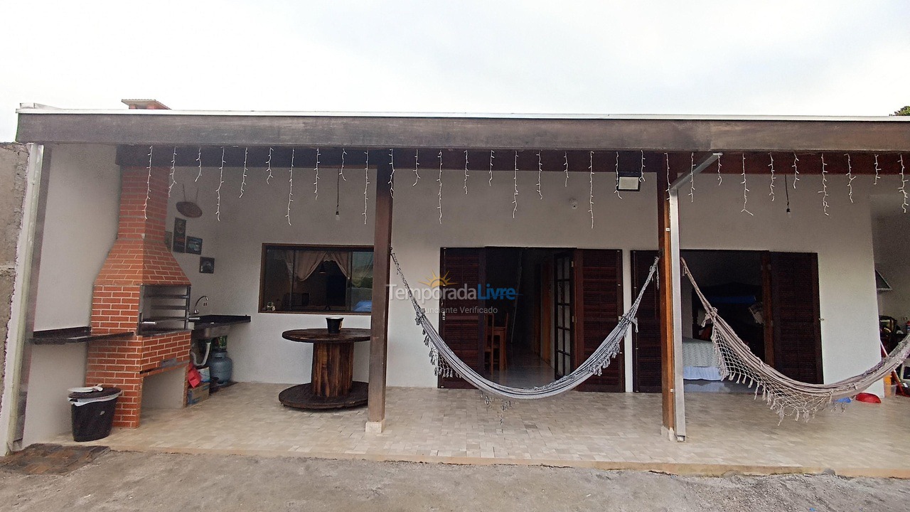 Casa para aluguel de temporada em Ubatuba (Maranduba)