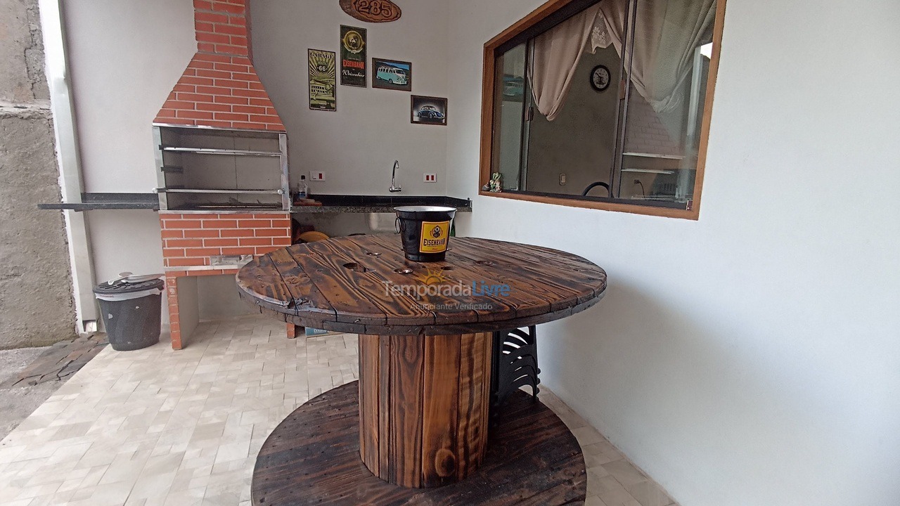 Casa para aluguel de temporada em Ubatuba (Maranduba)