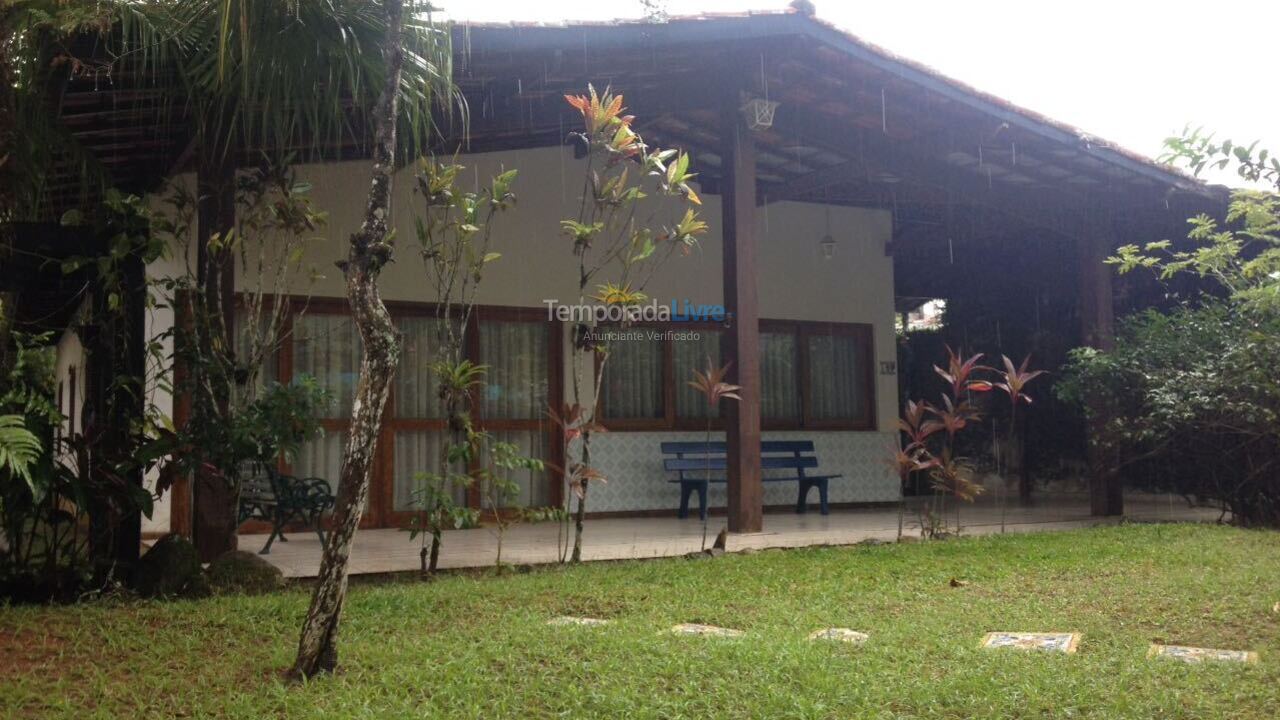 Casa para alquiler de vacaciones em Ubatuba (Praia do Lázaro)