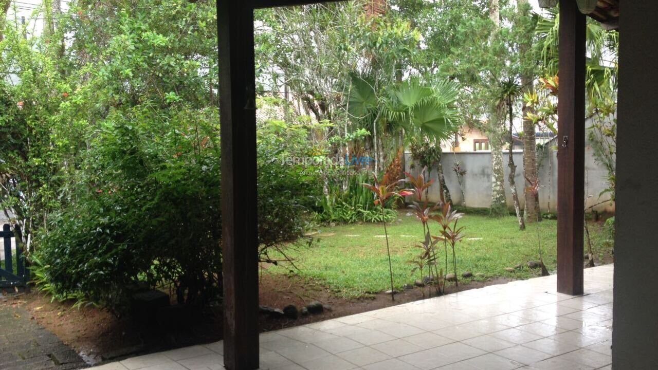 Casa para alquiler de vacaciones em Ubatuba (Praia do Lázaro)