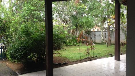 Casa en Ubatuba, Praia do Lázaro