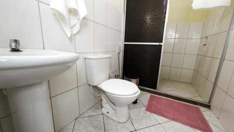 Toalhas de banho e de rosto disponíveis