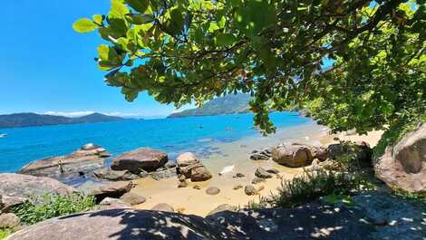 Praia ponta da romana  lado direito 