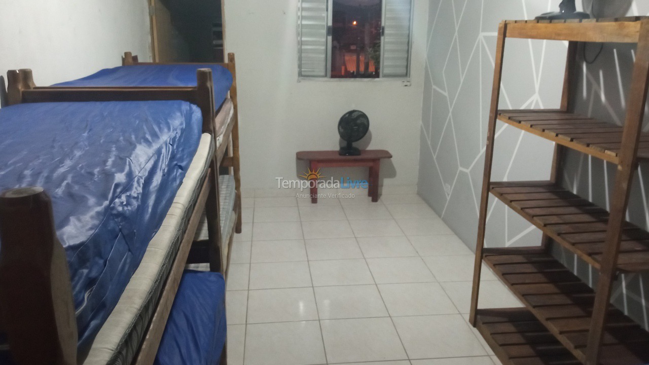 Casa para aluguel de temporada em Mongaguá (Itaguai)