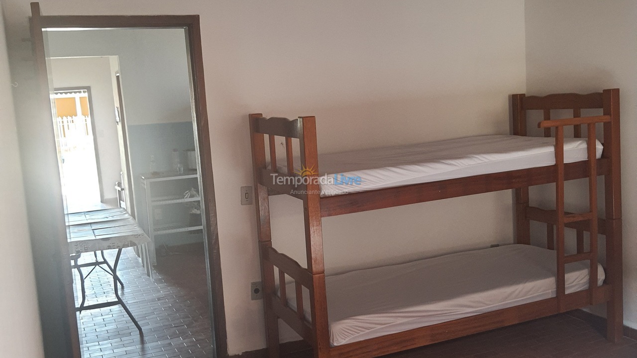 Casa para alquiler de vacaciones em Caraguatatuba (Poiares)