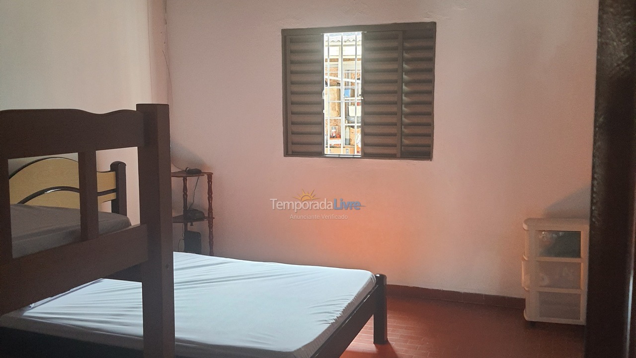 Casa para alquiler de vacaciones em Caraguatatuba (Poiares)