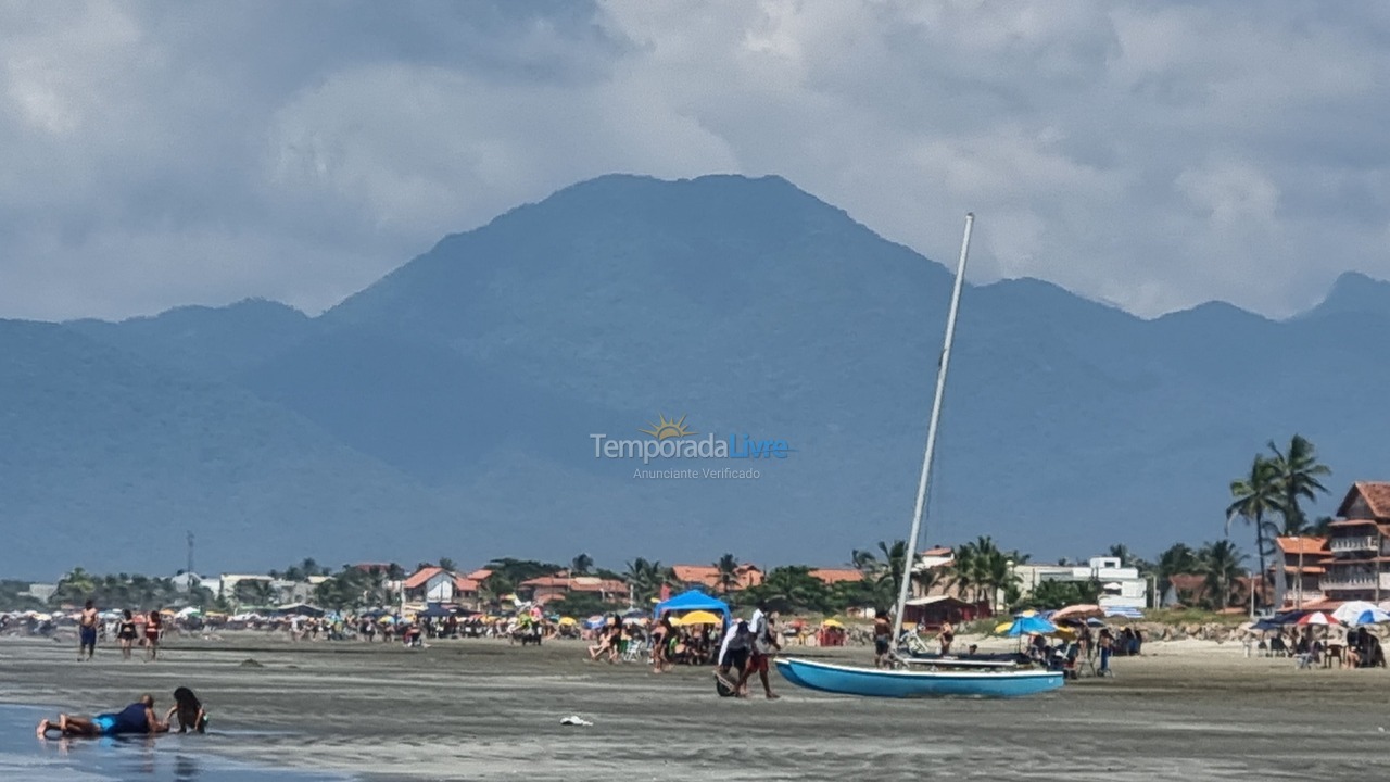 Casa para aluguel de temporada em Peruíbe (Belmira Novaes Ruinas)