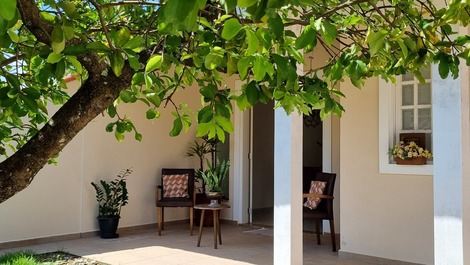 Varanda em frente ao jardim