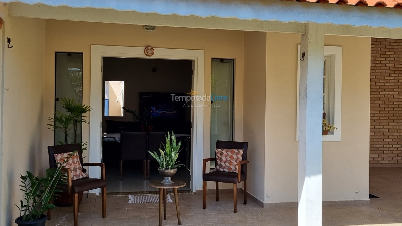 Casa para aluguel de temporada em Peruíbe (Belmira Novaes Ruinas)