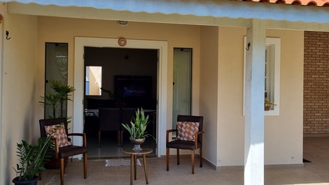 Porta dupla para sala de jantar e estar.