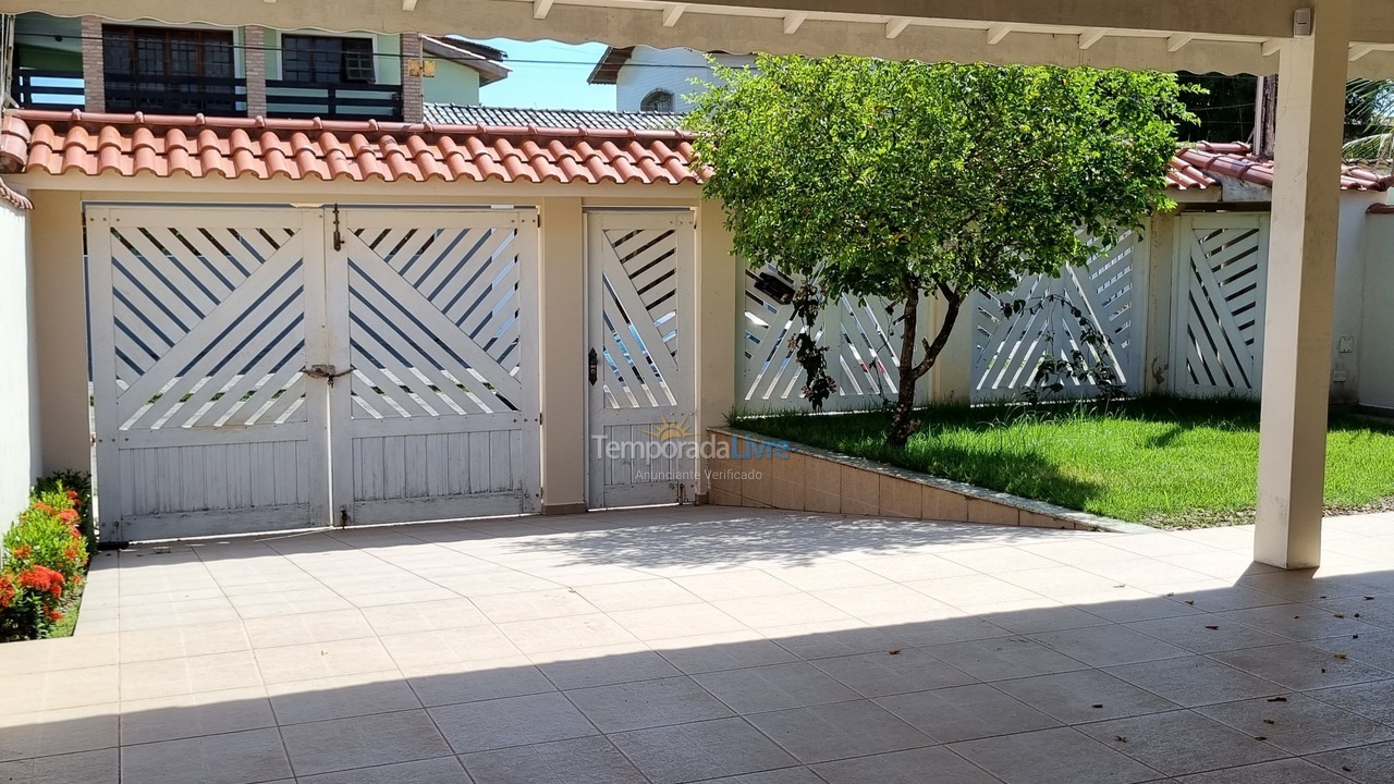 Casa para aluguel de temporada em Peruíbe (Belmira Novaes Ruinas)