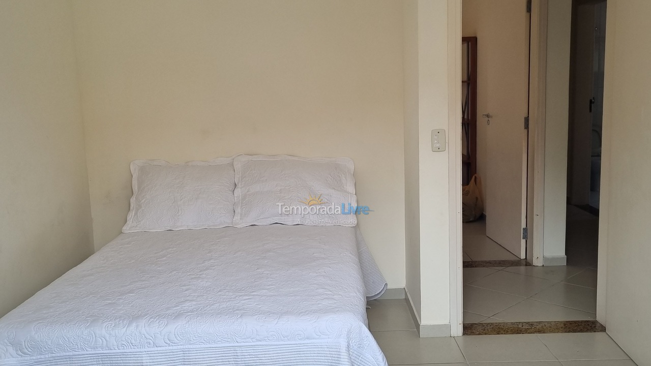 Casa para aluguel de temporada em Peruíbe (Belmira Novaes Ruinas)