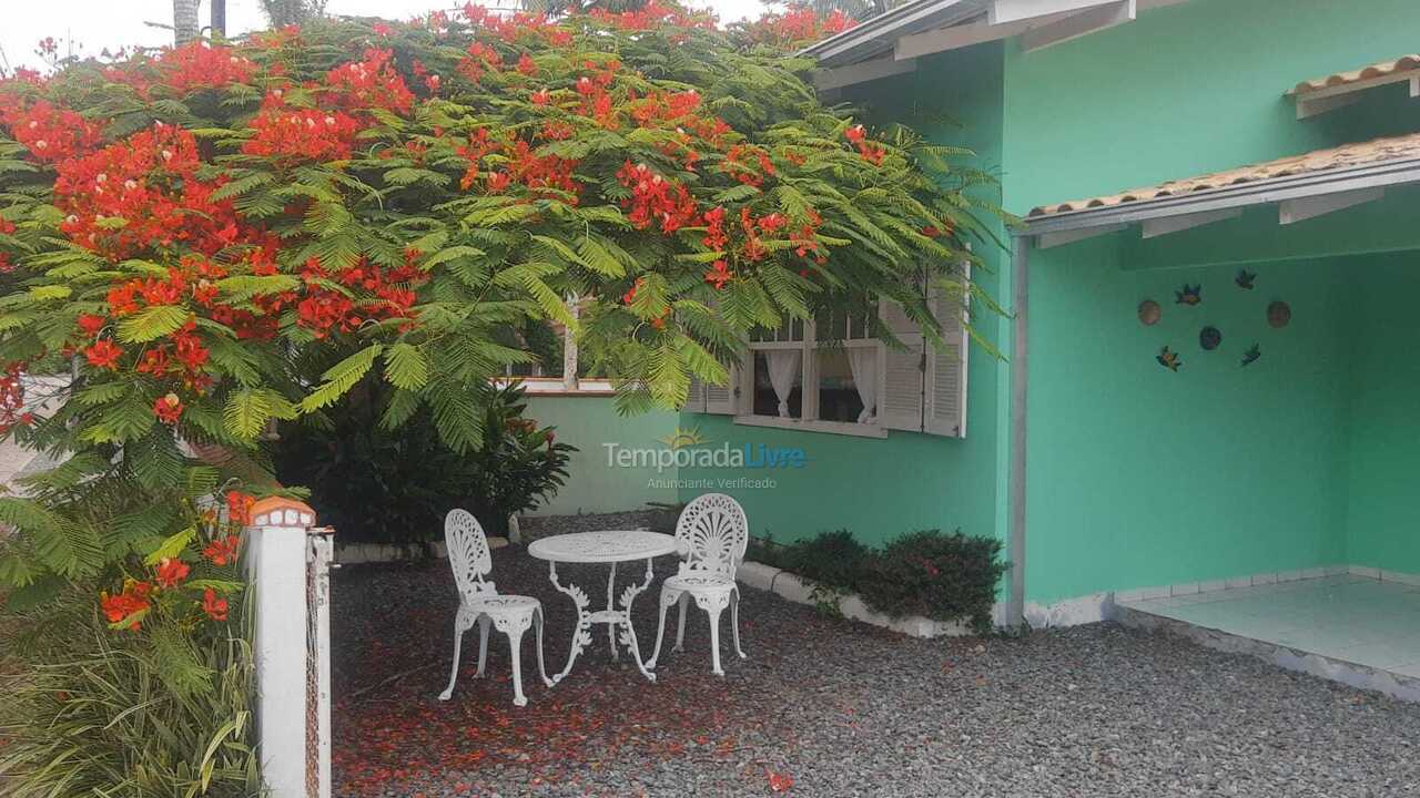 Casa para aluguel de temporada em São Francisco do Sul (Itaguaçu)