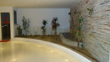 Cascata  do hall do prédio