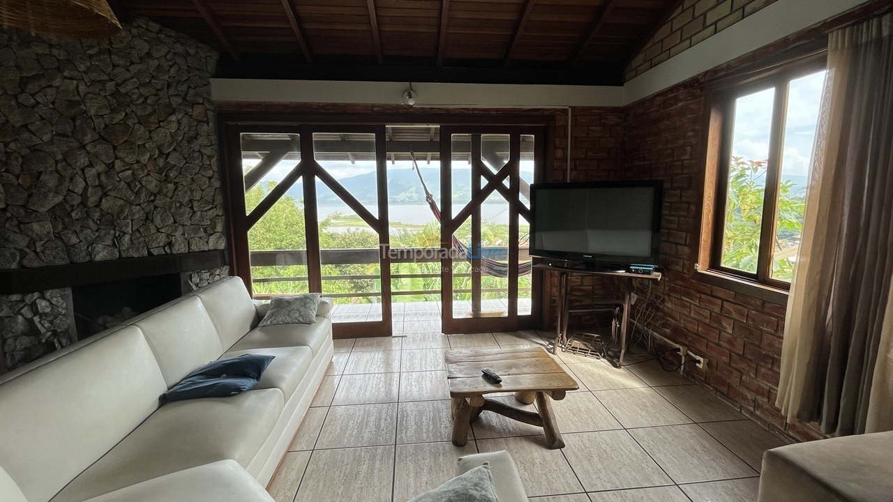 Casa para alquiler de vacaciones em Garopaba (Praia da Ferrugem)