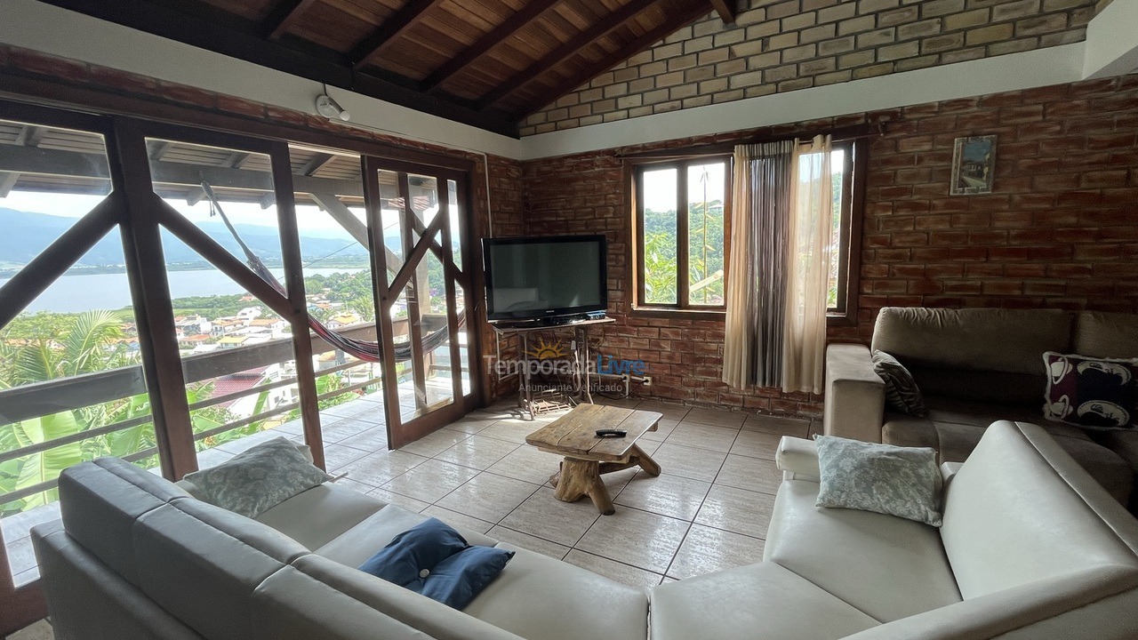 Casa para alquiler de vacaciones em Garopaba (Praia da Ferrugem)