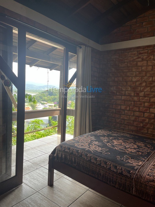 Casa para alquiler de vacaciones em Garopaba (Praia da Ferrugem)