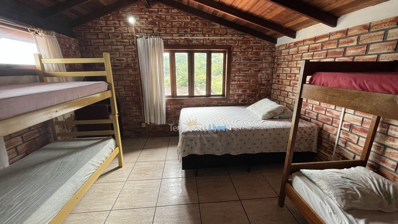 Casa para alquiler de vacaciones em Garopaba (Praia da Ferrugem)