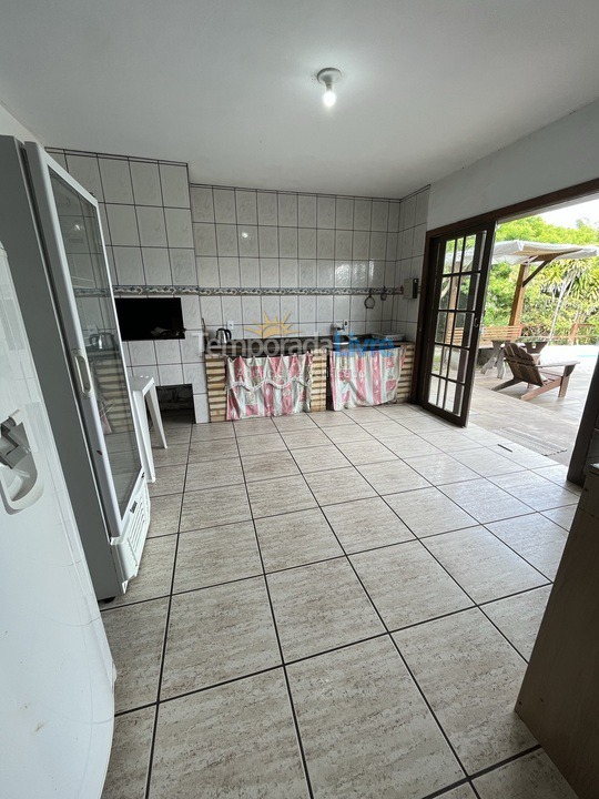 Casa para alquiler de vacaciones em Garopaba (Praia da Ferrugem)