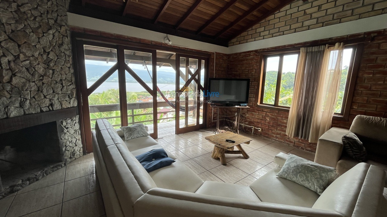 Casa para alquiler de vacaciones em Garopaba (Praia da Ferrugem)
