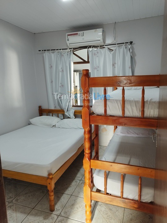 Casa para alquiler de vacaciones em Itapoá (Itapema do Norte)