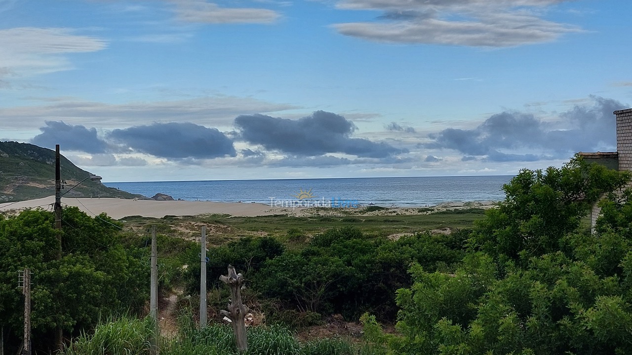 Apartamento para aluguel de temporada em Florianópolis (Praia do Santinho)