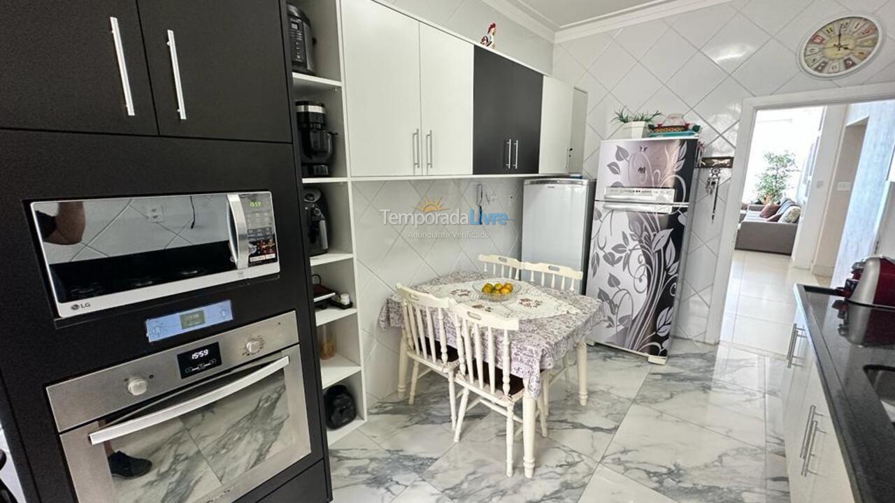 Apartment for vacation rental in Guarujá (Pitangueiras)