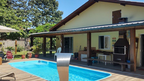 Casa com Piscina Praia do Rosa