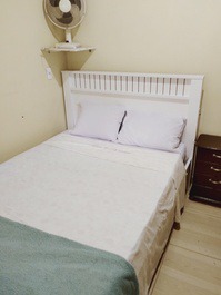 Aluguel de sítio para temporadas com capacidade para 15 pessoas..