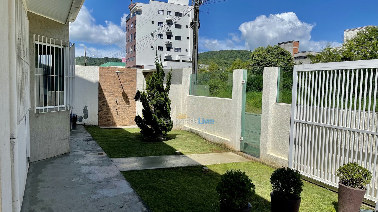 House for vacation rental in Bombinhas (Praia de Bombas)