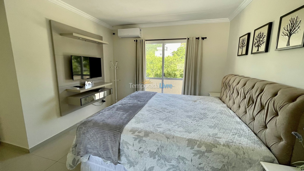 House for vacation rental in Bombinhas (Praia de Bombas)