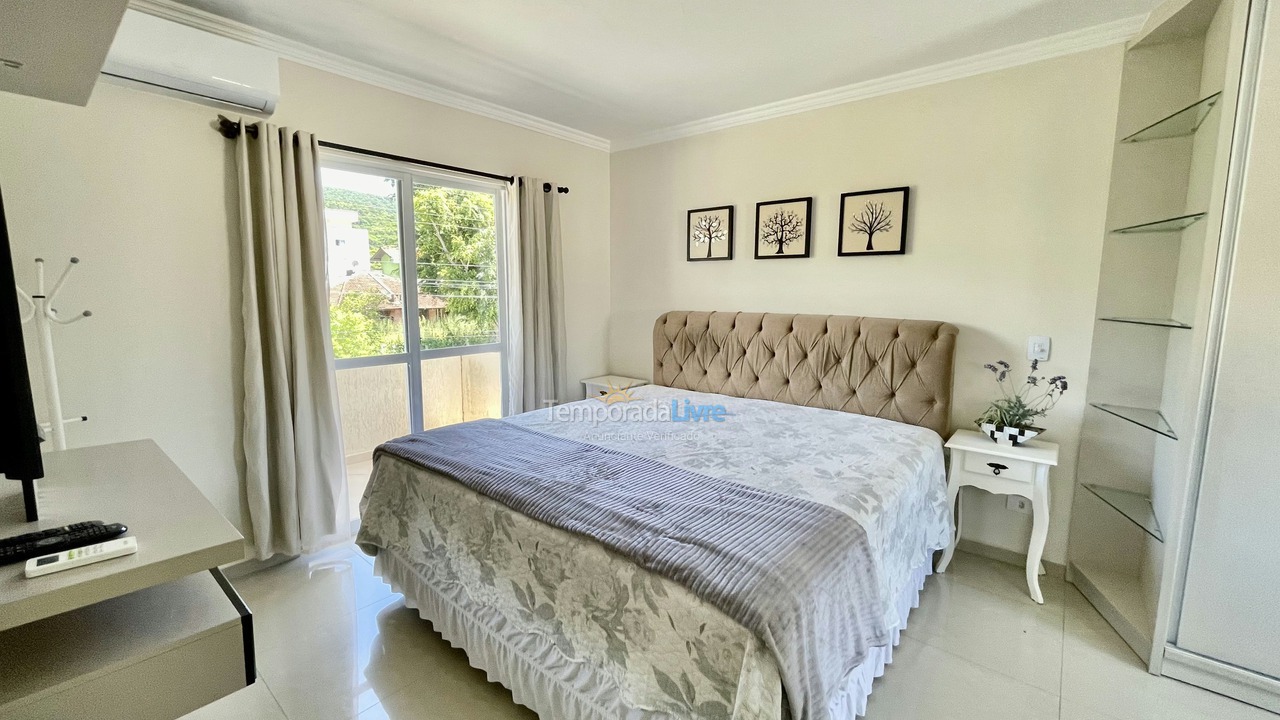 House for vacation rental in Bombinhas (Praia de Bombas)